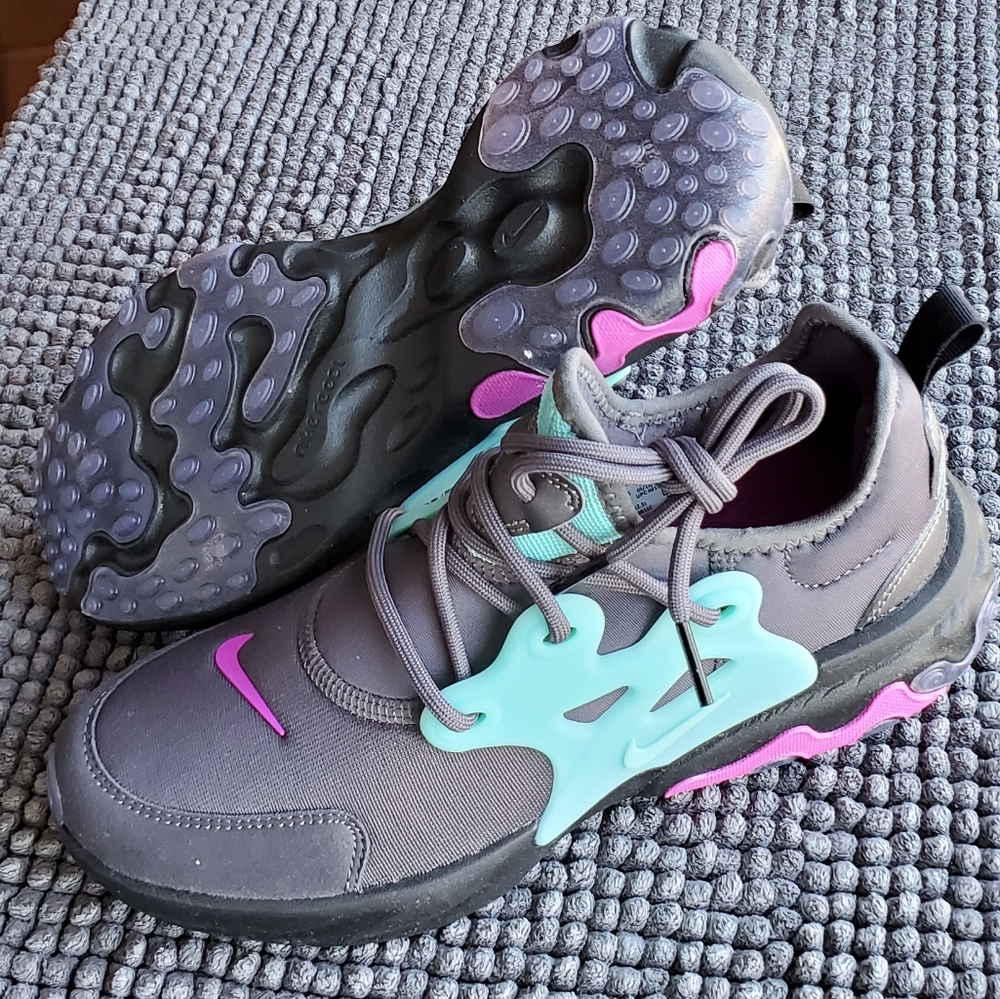 New womens Nike presto react - Picture 2 of 6